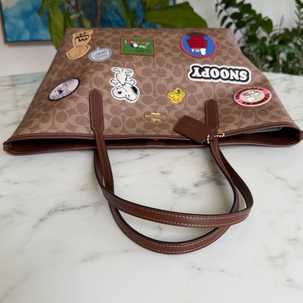 NWOT Coach X Peanuts City Tote In Signature Canvas With Patches CBJ91 Tan Snoopy - Picture 9 of 16